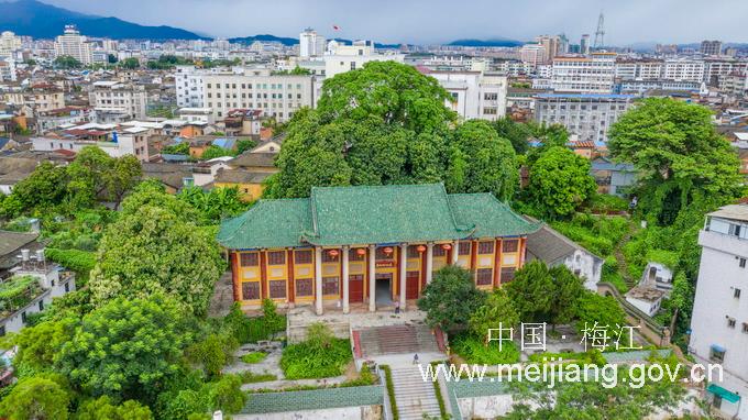 1929年10月25日，紅四軍大部隊(duì)進(jìn)抵梅城大浪口，隨即直搗北門祖廟，搶占了金山頂，勝利攻占粵東重鎮(zhèn)——梅城（上網(wǎng)）.jpg